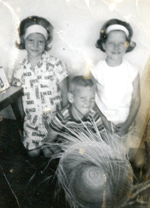 Elizabeth Tudor, Annette Bates, Phillip Bates
