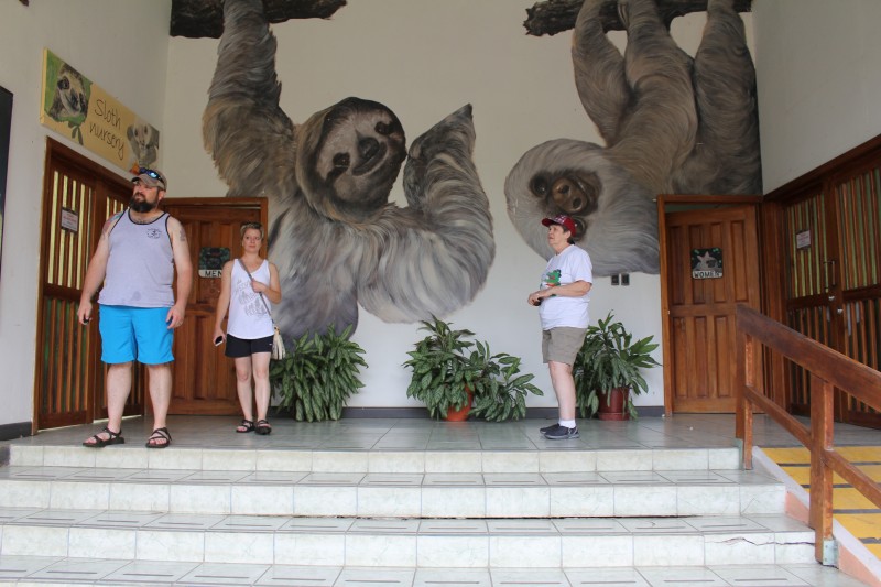 Sloth Sanctuary Aviarios del Caribe
