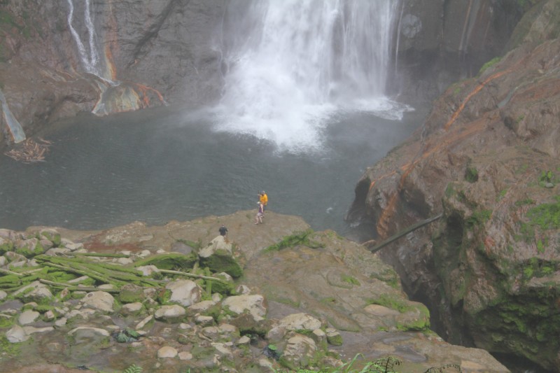 Catarata del Toro Waterfall
Click on picture to enlarge try to find Nate, Nick and Suzanne
