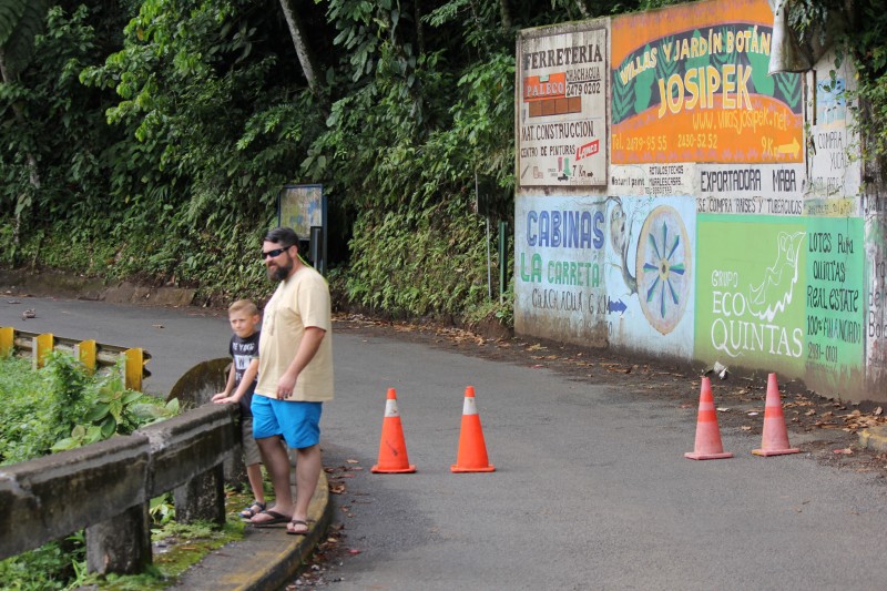 Brigde out on way to Hatilla "Tree house"
Route around took about two hours
