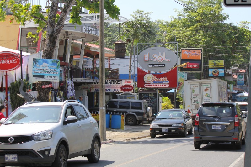 Road to Manuel Antonio National Park
