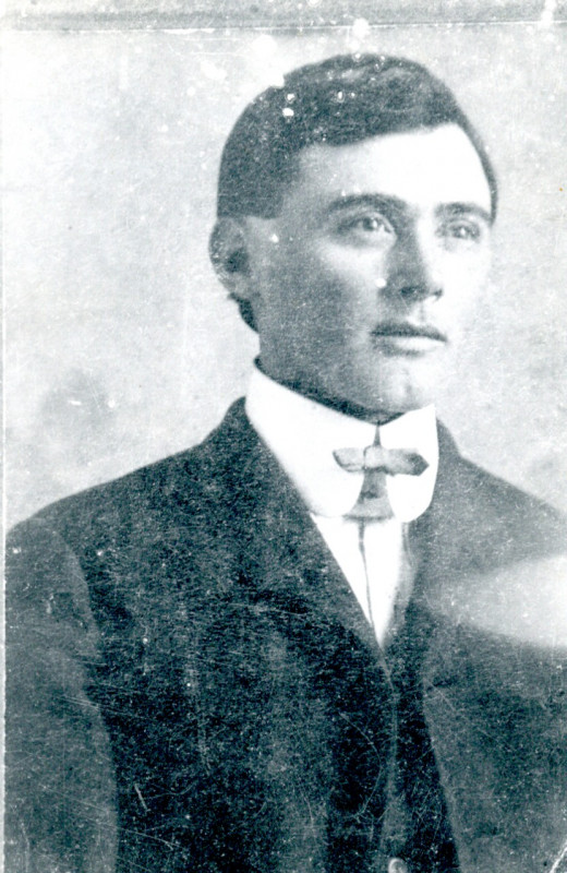 Jim Woosley
24 years of age got married at 25 to Jessie
