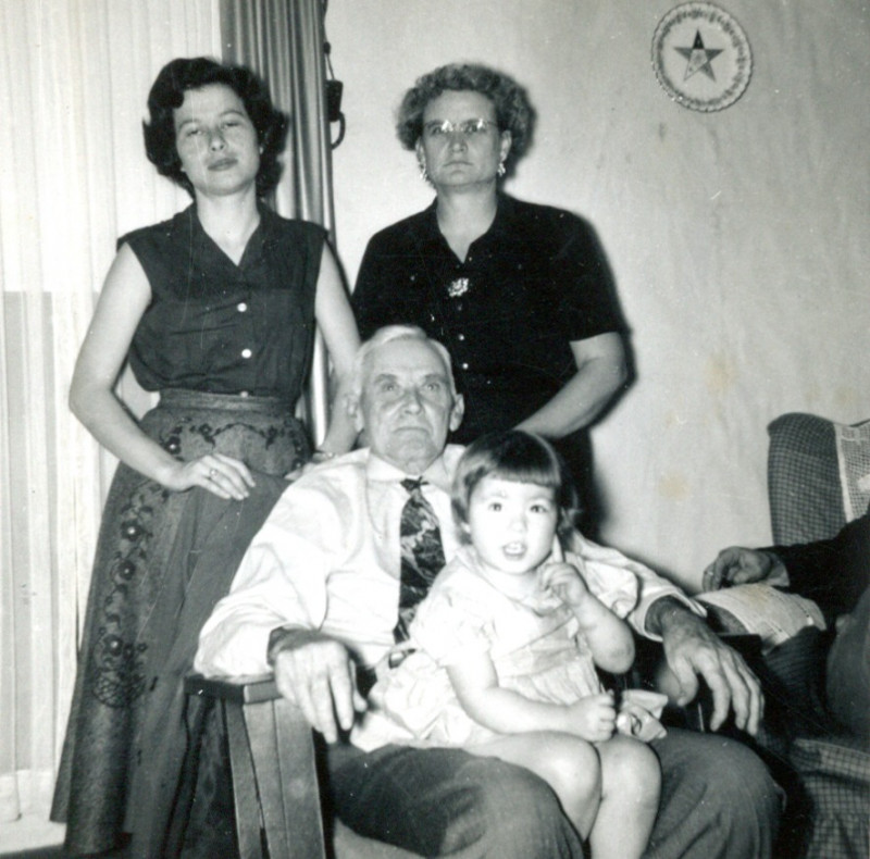 Elza Tudor, Pauline Phillips, Jim Woosley, Eddie Loe Tudor
