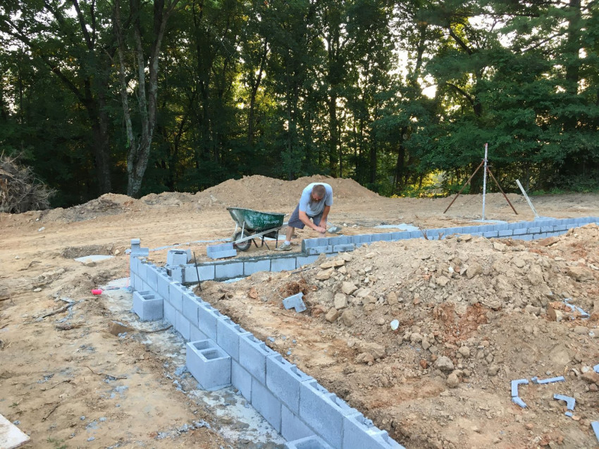 06-22-2022
Lay blocks for slab
