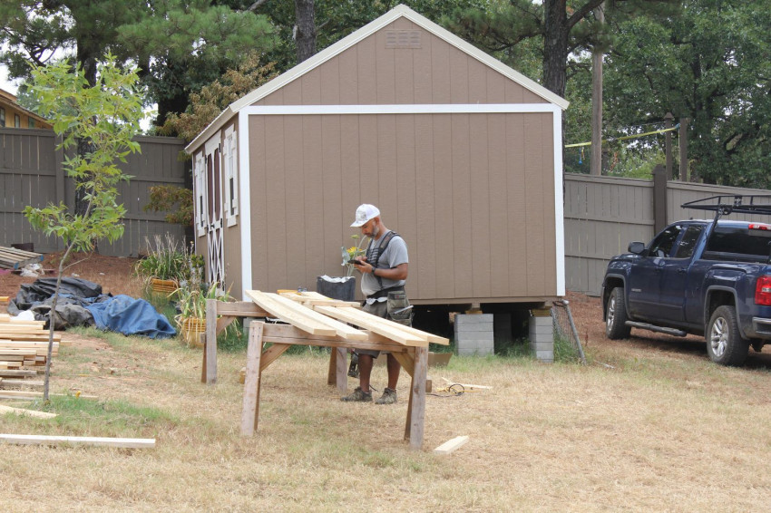 07-28-2022
Luis cutting roof rafters

