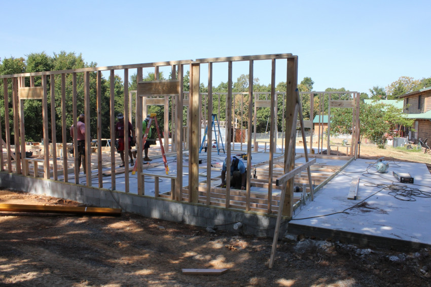 07-26-2022
Luis' first day framing
Walls and partitions
