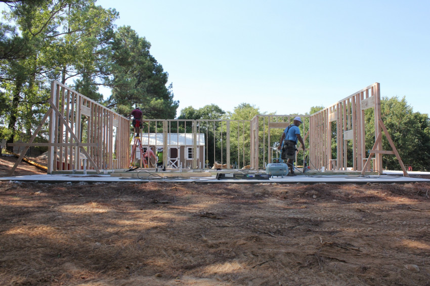 07-26-2022
Luis' first day framing
Walls and partitions
