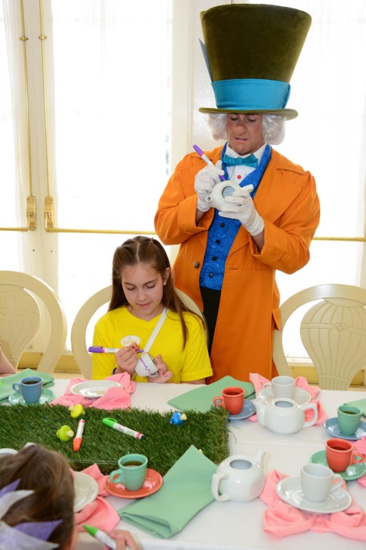 web_WDWRESORTSANDMORE_MADHATTERTEA_20161026_7841790296.jpeg